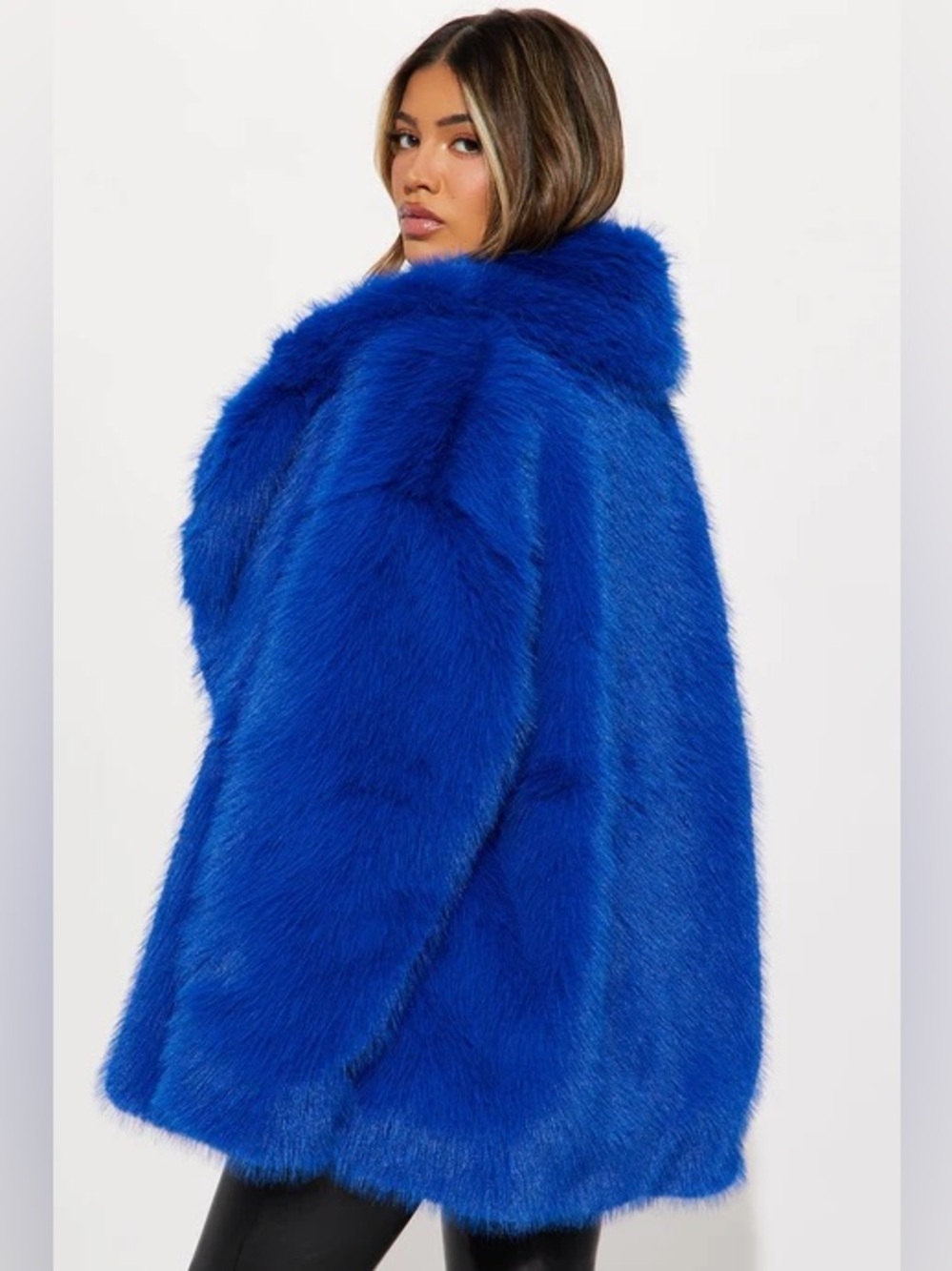 A Little Bit More Faux Fur Coat - Picture 4 of 5